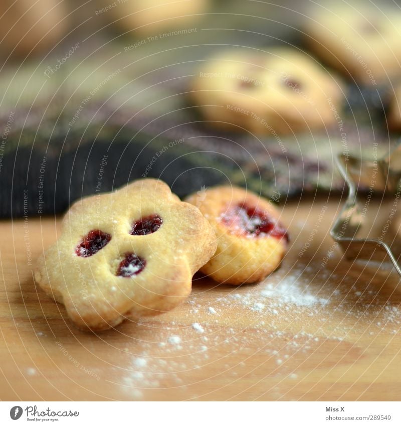 Linzer Plätzchen Lebensmittel Teigwaren Backwaren Ernährung Kaffeetrinken Weihnachten & Advent lecker süß Linzer Auge Weihnachtsgebäck Marmelade Ausstecher