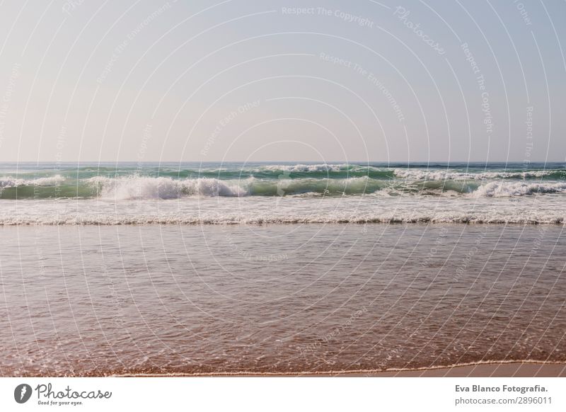 Landschaftsstrand in Portugal. Sonnenuntergang, Ferienkonzept Erholung Ferien & Urlaub & Reisen Sommer Strand Meer Insel Natur Sand Himmel Wolken Horizont