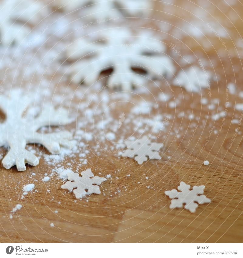 Schneeflocke Lebensmittel Teigwaren Backwaren Ernährung lecker süß weiß Schneekristall Holz Plätzchen Puderzucker Weihnachtsdekoration Weihnachten & Advent