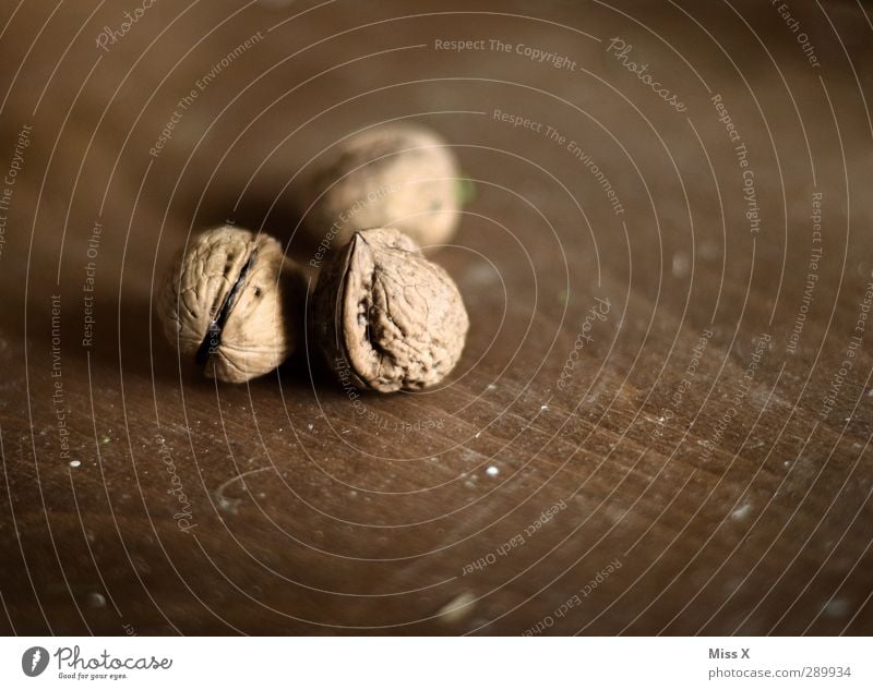 Weihnachtspfund 4 Lebensmittel Ernährung lecker braun Walnuss Nuss Nussschale hart 3 Farbfoto Gedeckte Farben Nahaufnahme Menschenleer Schwache Tiefenschärfe