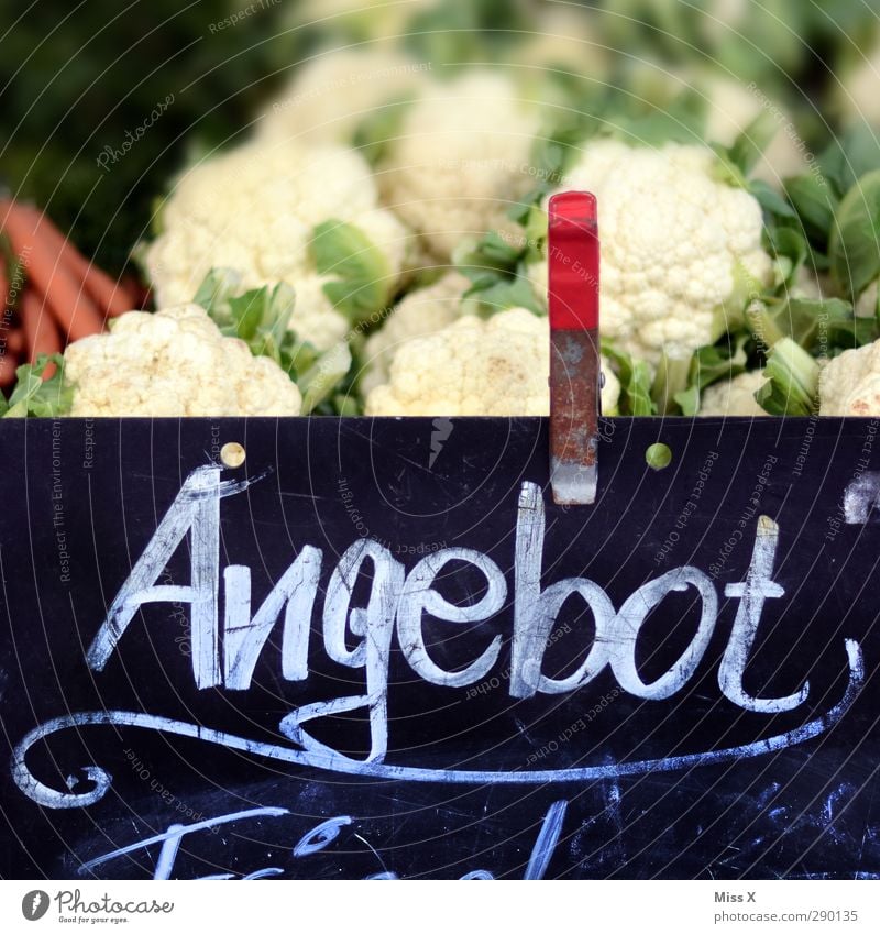 Angebot Lebensmittel Gemüse Ernährung frisch Gesundheit lecker süß verkaufen Wochenmarkt Gemüseladen Gemüsehändler Gemüsekohl Gemüsemarkt Blumenkohl Farbfoto