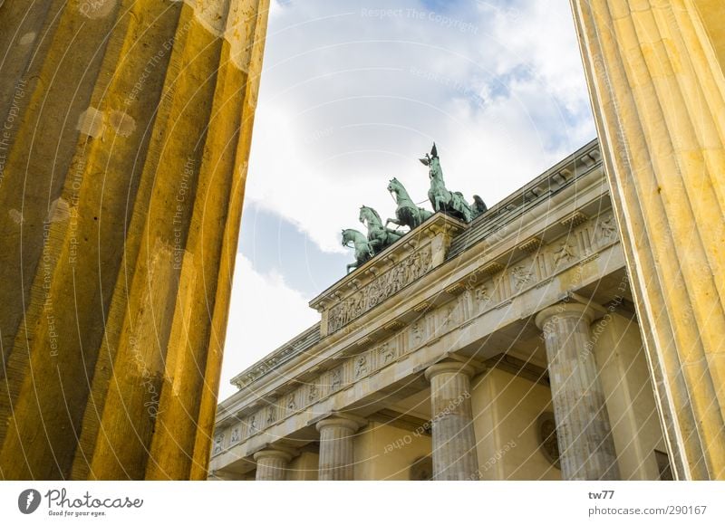 Brandenburger Tor Ferien & Urlaub & Reisen Tourismus Sightseeing Städtereise Politiker Kunstwerk Berlin Deutschland Europa Stadt Hauptstadt Stadtzentrum Bauwerk