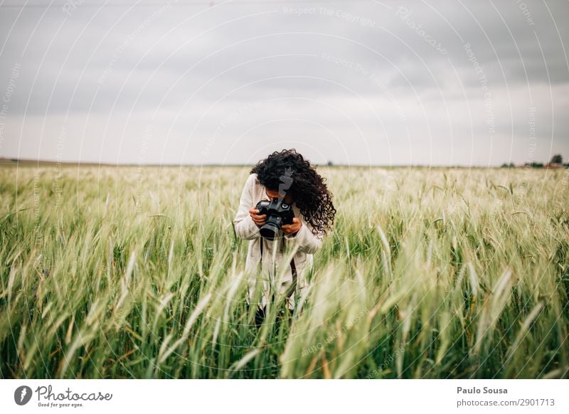 Fotografische Felder für Mädchen Lifestyle Fotografie Ferien & Urlaub & Reisen Abenteuer Frühling Fotokamera Junge Frau Jugendliche Erwachsene 1 Mensch