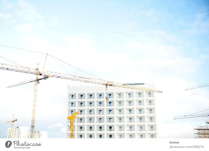 Library Kran Baustelle Himmel Wolken Stadt Haus Bauwerk Gebäude Architektur Bibliothek Fassade Fenster ästhetisch hell neu Stadtbibliothek Stuttgart Farbfoto