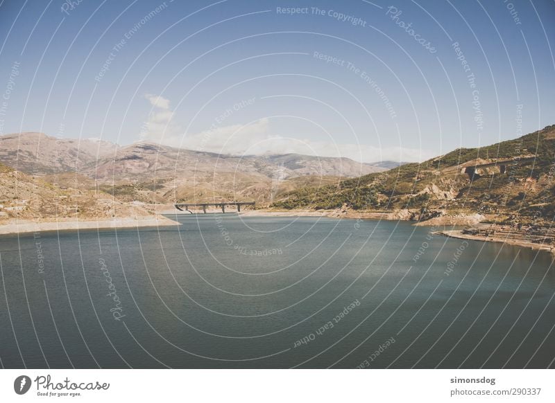 andalucia Umwelt Natur Landschaft Urelemente Erde Wasser Schönes Wetter Wärme Dürre Hügel Berge u. Gebirge Seeufer Idylle Ferien & Urlaub & Reisen Brücke