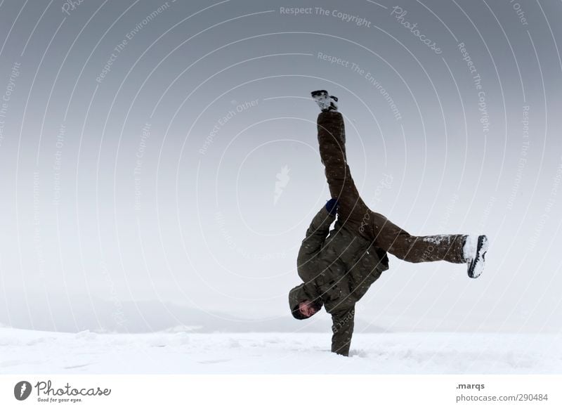 Haltung Ausflug Winterurlaub Sport Handstand akrobatisch Mensch maskulin Erwachsene 1 Umwelt Natur Himmel Klima Eis Frost Schnee außergewöhnlich Coolness