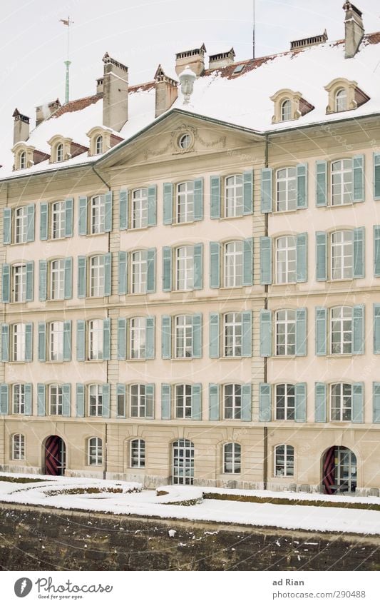 windows user Wolken Winter Eis Frost Schnee Bern Stadt Stadtzentrum Menschenleer Haus Hochhaus Palast Bauwerk Architektur Mauer Wand Fassade Fenster Tür