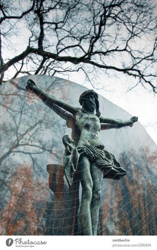 OMG Trauerfeier Beerdigung Taufe Kunst Kunstwerk Skulptur Architektur Kirche Dom hängen gruselig Mitgefühl Traurigkeit Tod Einsamkeit Erschöpfung schuldig