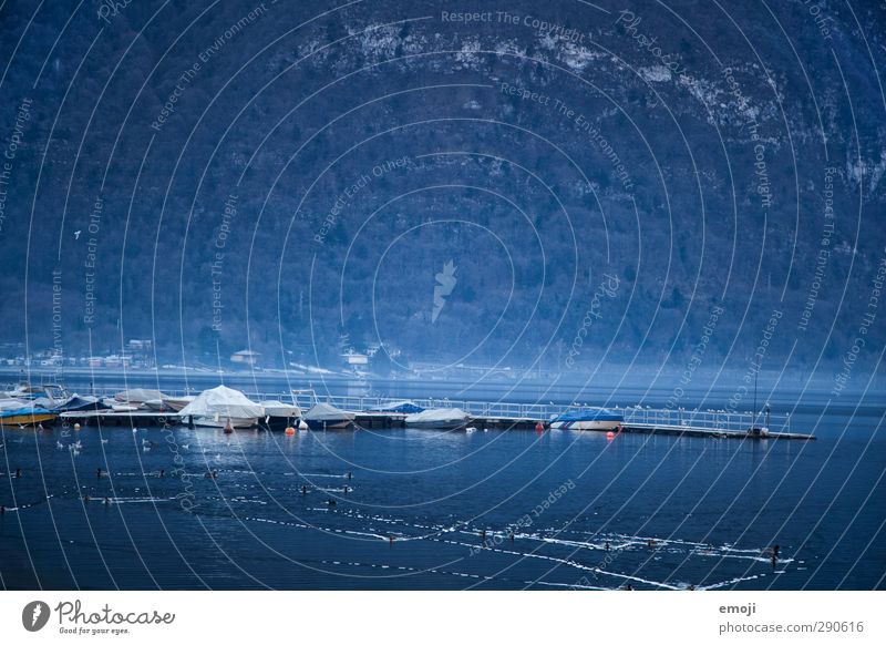 ozeanblau Umwelt Natur Landschaft Winter Seeufer kalt natürlich Comer See Anlegestelle Wasserfahrzeug Farbfoto Außenaufnahme Menschenleer Tag