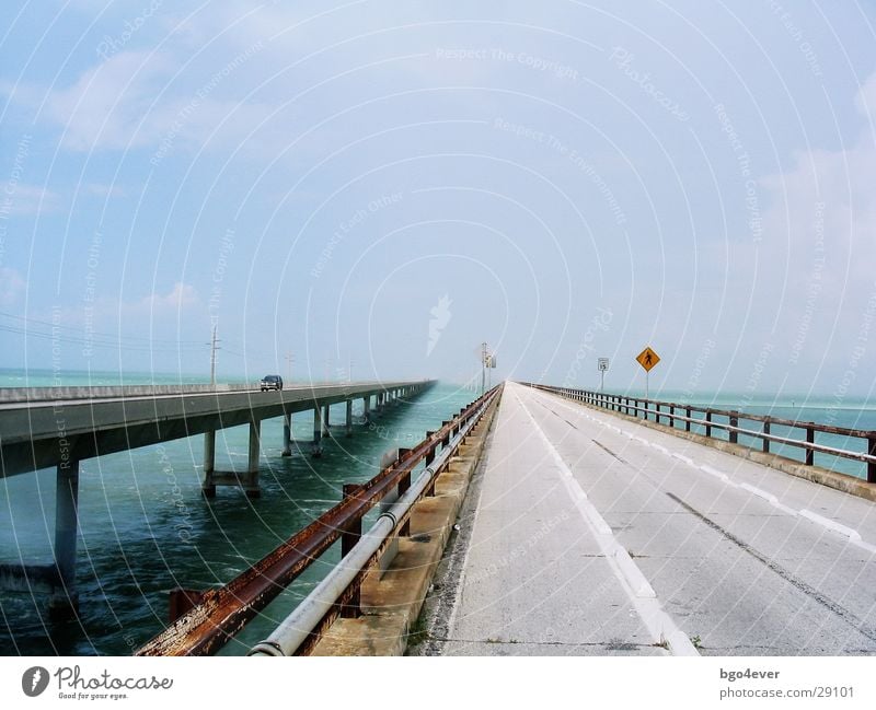 Strasse ins Nichts Meer Verkehr Straße Brücke Floida Keys