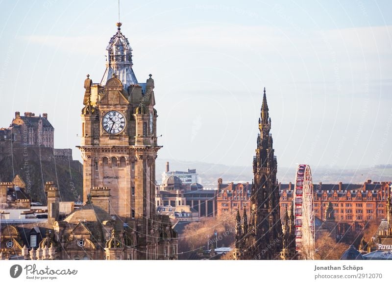 Blick auf Balmoral, Scott Monument, Castle Tourismus Berge u. Gebirge Landschaft Hügel Hauptstadt Stadtzentrum Altstadt Fußgängerzone Skyline bevölkert