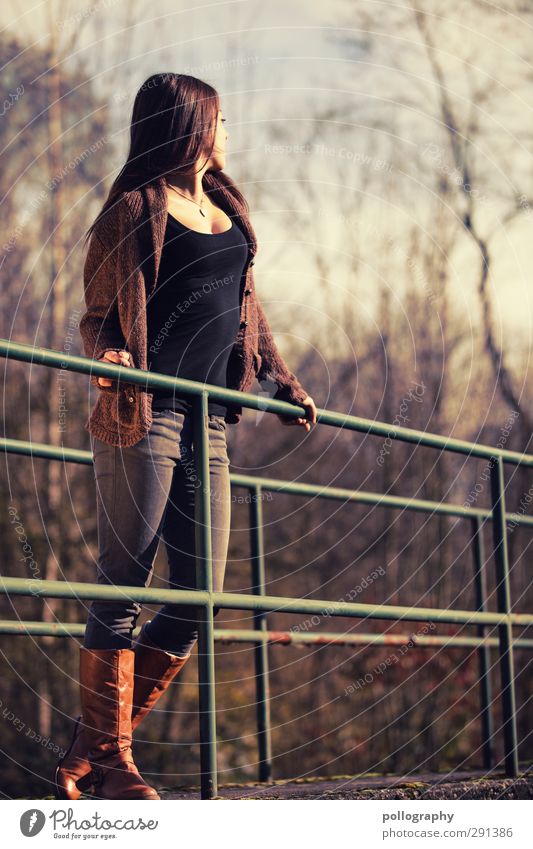 look out (II) Mensch feminin Junge Frau Jugendliche Erwachsene Leben Körper 1 18-30 Jahre Umwelt Natur Landschaft Himmel Wolken Herbst Schönes Wetter Baum