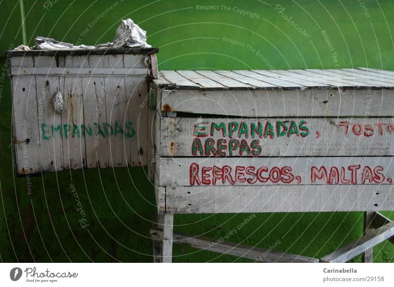 Küche Holzkiste grün Venezuela obskur Empanadas Strassenküche