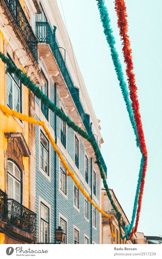 Bunte Mehrfamilienhausfassade in Lissabon, Portugal heimwärts Haus Stadt Stadtzentrum Stil klassisch Ferien & Urlaub & Reisen Großstadt Konsistenz Architektur