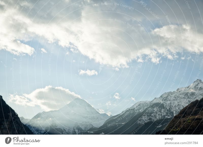 Gotthard Umwelt Natur Himmel Winter Schnee Alpen Berge u. Gebirge kalt blau weiß Farbfoto Außenaufnahme Menschenleer Tag Panorama (Aussicht)