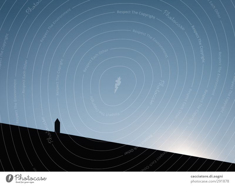 on the roof Wolkenloser Himmel Schönes Wetter Menschenleer Architektur Dach Pfeil einfach frei Freundlichkeit modern oben Spitze Stadt blau schwarz ruhig