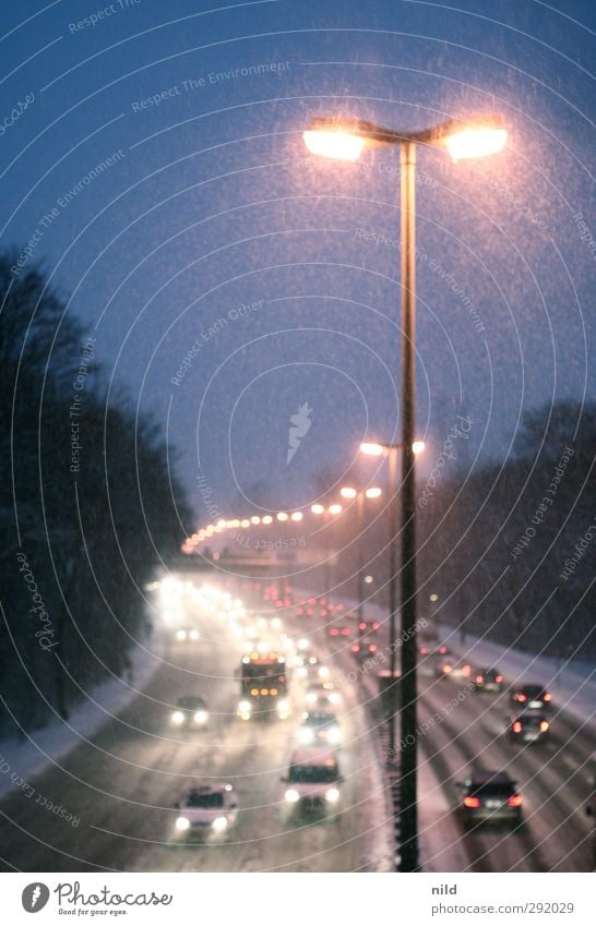 Feierabendverkehr II Umwelt Himmel Winter Wetter schlechtes Wetter Eis Frost Schnee Schneefall Park München Stadt Verkehr Verkehrsmittel Verkehrswege