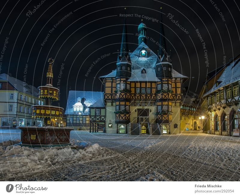 Rathaus Wernigerode Stadtzentrum Altstadt Haus Marktplatz Architektur Sehenswürdigkeit Wahrzeichen alt historisch schön Tourismus Tourist Harz Winterurlaub