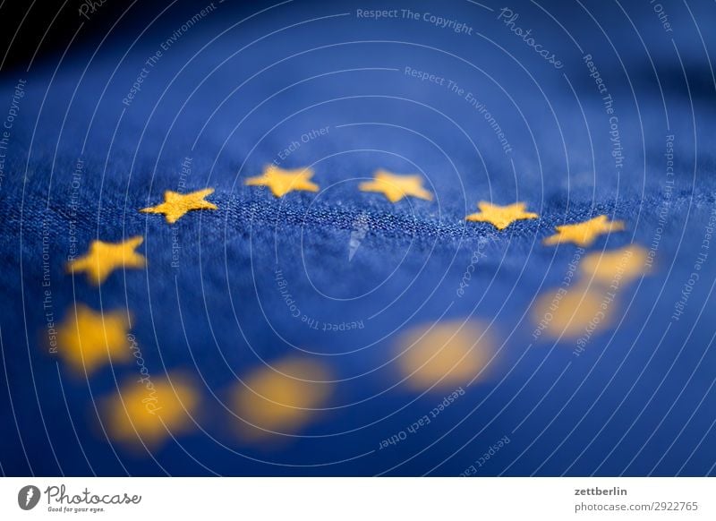 Europafahne Baumwolle blau Design Fahne Falte gelb Stoff gold Kreis Stern (Symbol) Symbole & Metaphern Textilien Wahrzeichen exit brexit verfallen zerrinnen