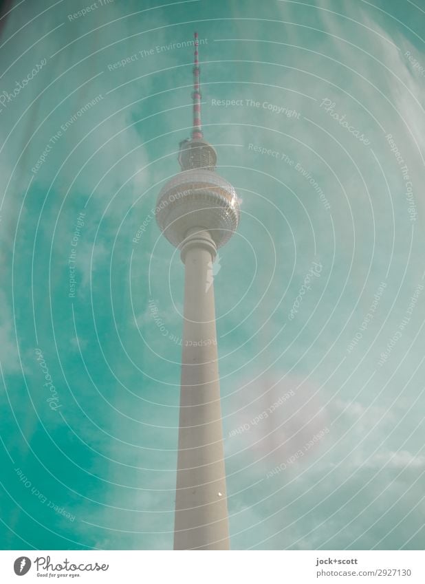 grüne Wellenlänge Sightseeing Himmel Wolken Berlin-Mitte Bauwerk Sehenswürdigkeit Wahrzeichen Berliner Fernsehturm lang Originalität Klima Umweltverschmutzung