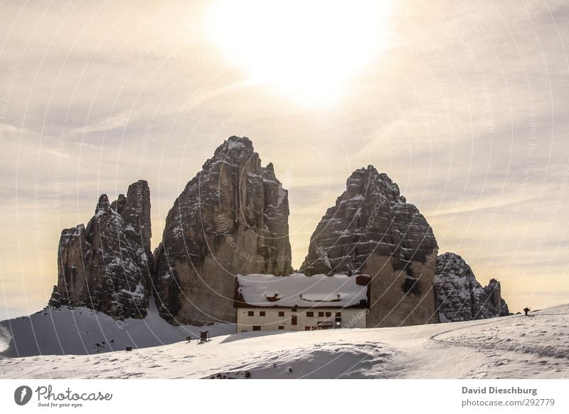 Drei-Zinnen-Hüte Ferien & Urlaub & Reisen Abenteuer Ferne Expedition Winter Schnee Winterurlaub Berge u. Gebirge wandern Landschaft Himmel Wolken Schönes Wetter