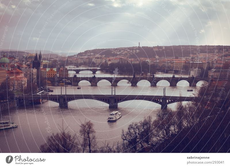 praha Ferien & Urlaub & Reisen Tourismus Ausflug Ferne Sightseeing Städtereise Sonne Winter Winterurlaub Prag Hauptstadt Skyline Brücke Bauwerk Architektur