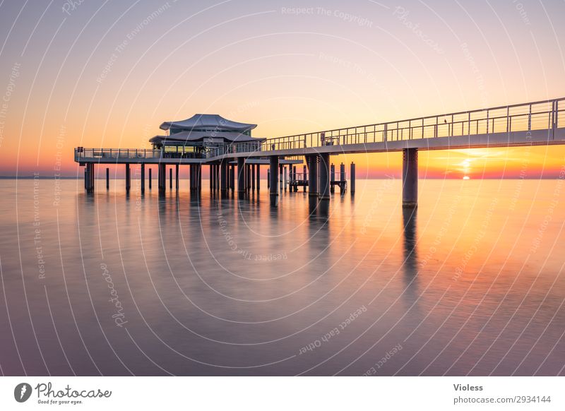 Ruhe bewahren... Timmendorf Groß Timmendorf Klein Timmendorf Timmendorfer Strand Ostsee Sonnenuntergang orange Steg Seebrücke Langzeitbelichtung Horizont Himmel