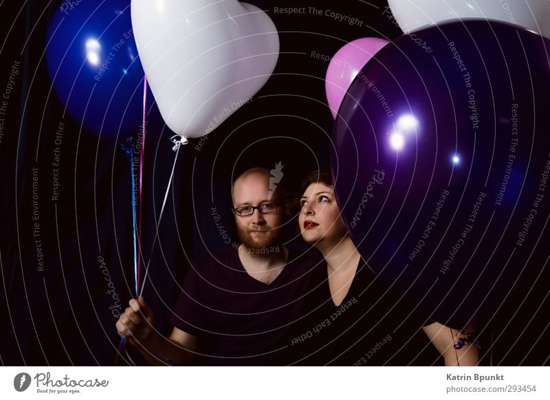 Mis-Shapes Party Feste & Feiern Mensch maskulin feminin Freundschaft 2 18-30 Jahre Jugendliche Erwachsene Luftballon schön violett schwarz weiß Gefühle Stimmung