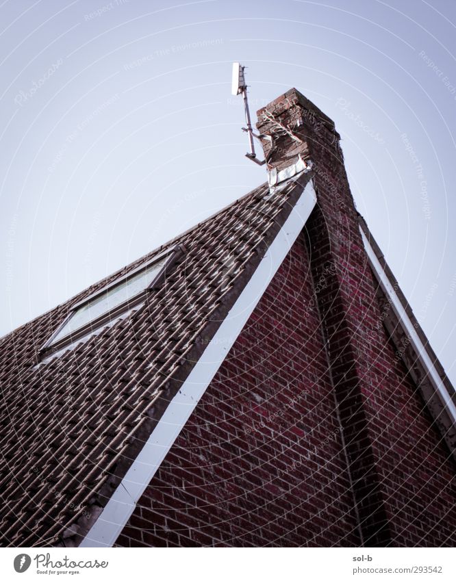 Nummer 88 Häusliches Leben Haus Hausbau Internet Architektur Einfamilienhaus Fenster Dach Schornstein Antenne Backstein rot Ziegeldach heimwärts Drahtlos