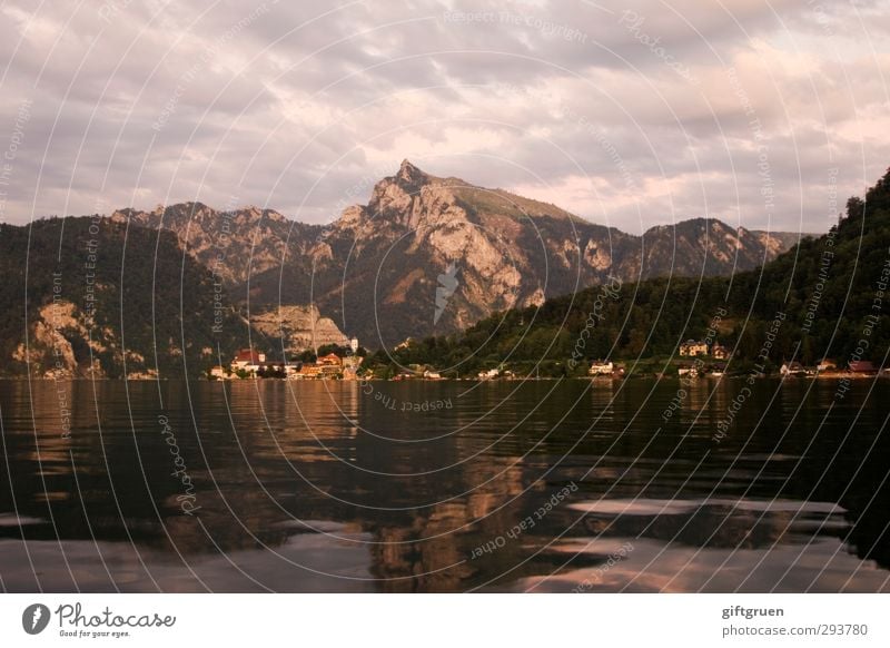 spiegelglatt Umwelt Natur Landschaft Urelemente Wasser Himmel Wolken Sonnenaufgang Sonnenuntergang Sommer Schönes Wetter Felsen Berge u. Gebirge Seeufer