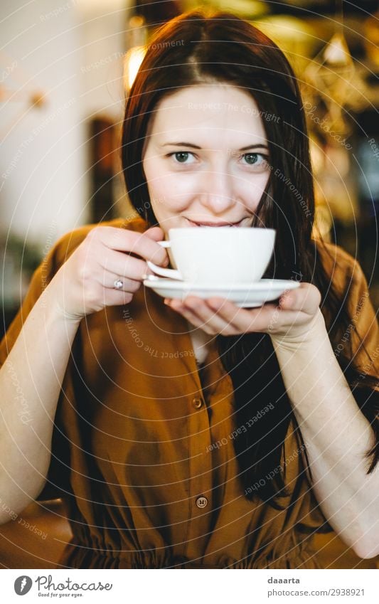 zufrieden mit dem Kaffee 5 Getränk Heißgetränk Trinkwasser Kakao Latte Macchiato Espresso Becher Lifestyle Stil Freude Leben stimmig Freizeit & Hobby Abenteuer