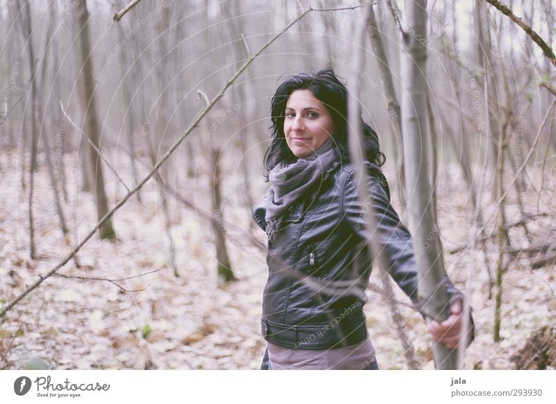 c. Mensch feminin Frau Erwachsene 1 30-45 Jahre Umwelt Natur Landschaft Herbst Wald schön natürlich Farbfoto Außenaufnahme Tag Porträt Blick Blick in die Kamera