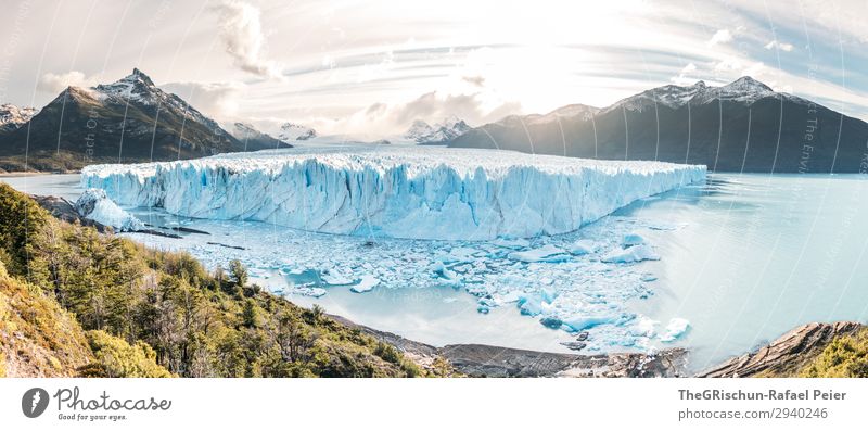 Perito Moreno Gletscher - Sunset Natur Landschaft blau türkis weiß Sonnenuntergang Berge u. Gebirge Eisscholle Schnee Gegenlicht Baum Stimmung