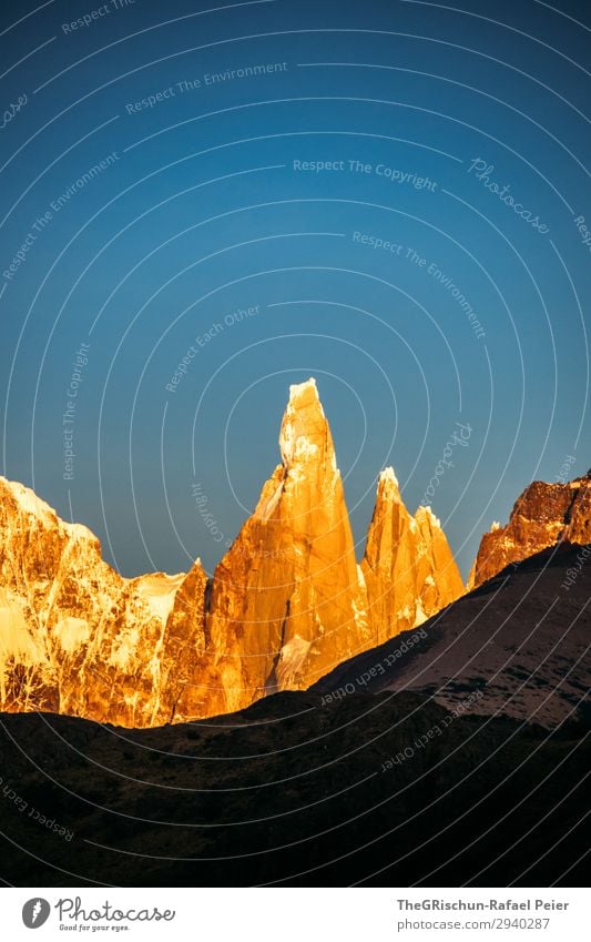 Cerro Torre - Sonnenaufgang Natur Landschaft blau braun gelb gold schwarz Argentinien El Chaltén Sonnenlicht niedlich Schatten Silhouette Patagonien Schnee