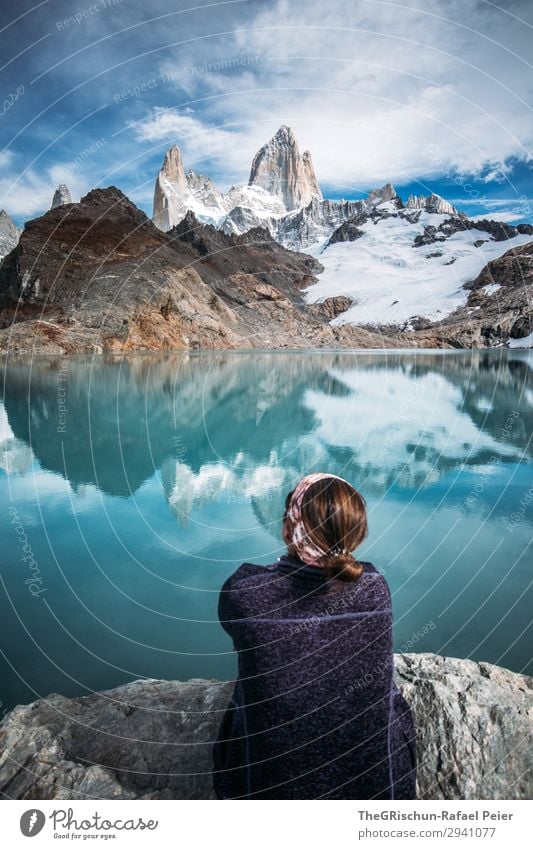 Fitz Roy - Laguna de los tres Umwelt Natur Landschaft blau türkis weiß Berge u. Gebirge Reflexion & Spiegelung See Lagune Frau wandern Blick staunen Stein