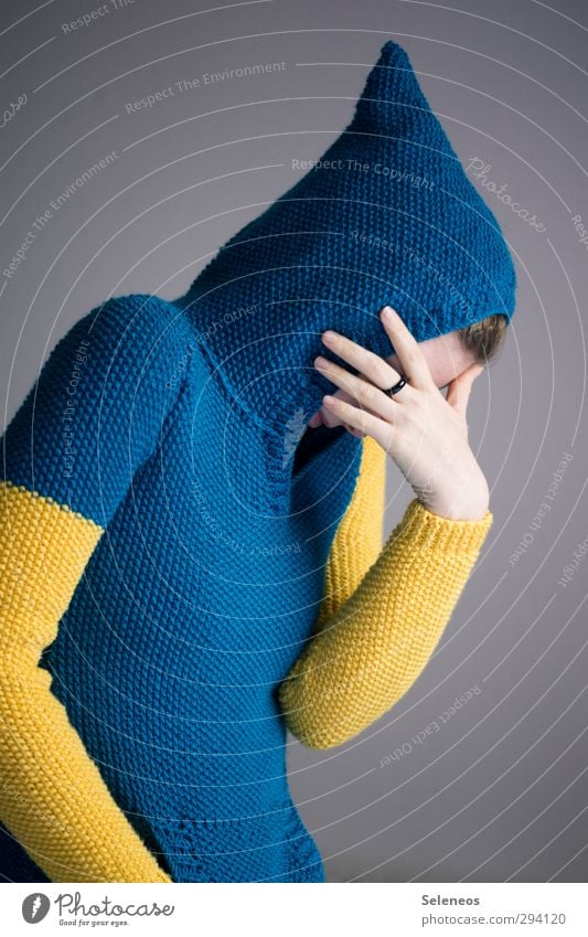 Nur gut, wenn keiner guckt Mensch Kopf Hand Finger 1 Mode Bekleidung Pullover Ring Kapuze Wärme weich Scham Nervosität verstört Schüchternheit Wolle stricken