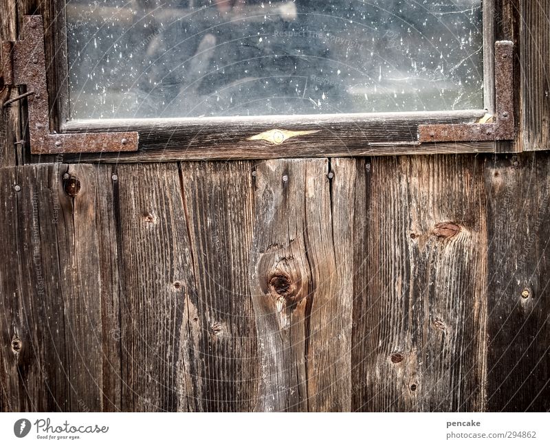 dark side of allgäu | trübness Kultur Kino Himmel Klima schlechtes Wetter Hütte Fassade Fenster Holz Glas Metall Gefühle Stimmung Müdigkeit Einsamkeit Scham