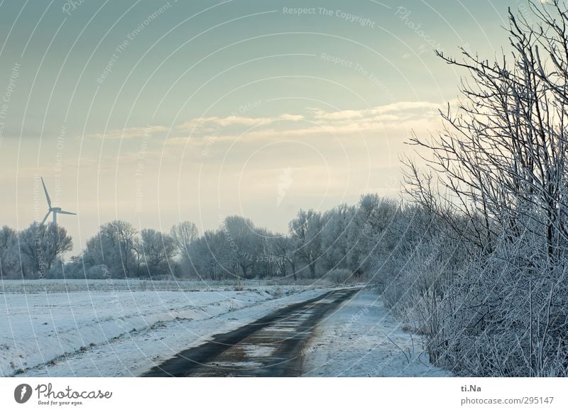 es "war" schön Fortschritt Zukunft Energiewirtschaft Erneuerbare Energie Windkraftanlage Himmel Wolken Frühling Winter Schönes Wetter Eis Frost Schnee Feld