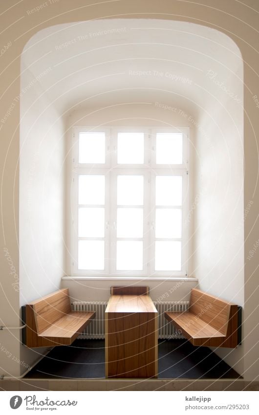 fensterplatz in der holzklasse Lifestyle Stil Design Häusliches Leben Traumhaus Innenarchitektur Möbel Tisch Raum hell Fensterplatz Nische Holz Maserung