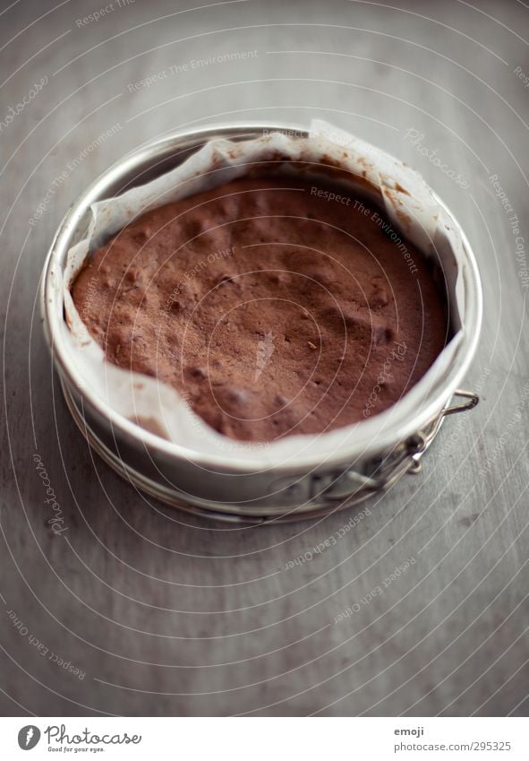 schokoladig Kuchen Dessert Süßwaren Schokolade Ernährung Topf lecker süß braun grau Farbfoto Gedeckte Farben Innenaufnahme Menschenleer Textfreiraum unten