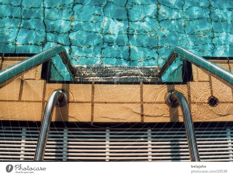 Schwimmbadtreppe Freibad Sommer Kühlung Freizeit & Hobby Wasser Treppe Fliesen u. Kacheln