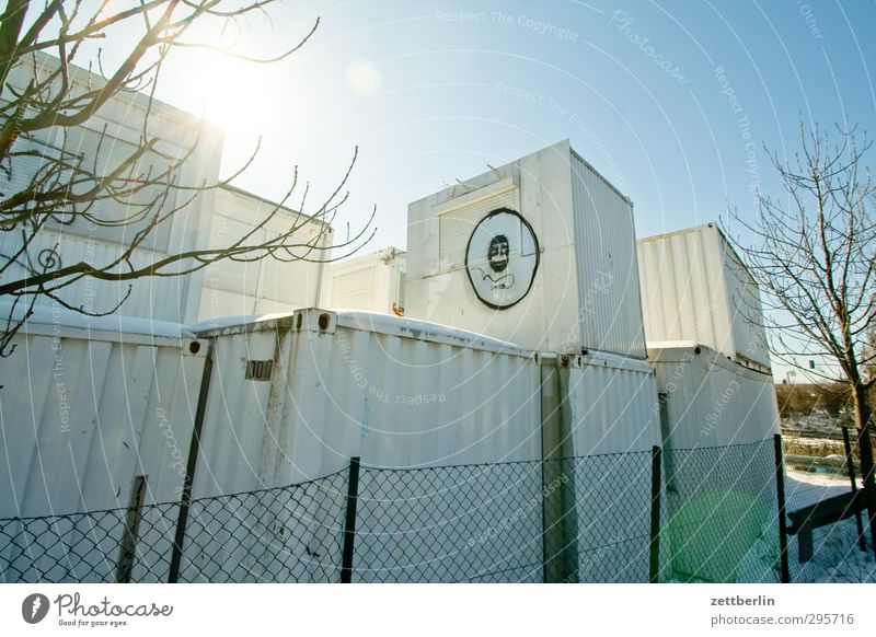 Container Himmel Berlin-Mitte Stadt Stadtleben wallroth Winter Schnee Lager Lagerhalle Außenanlage Außenaufnahme Containerverladung Containerterminal