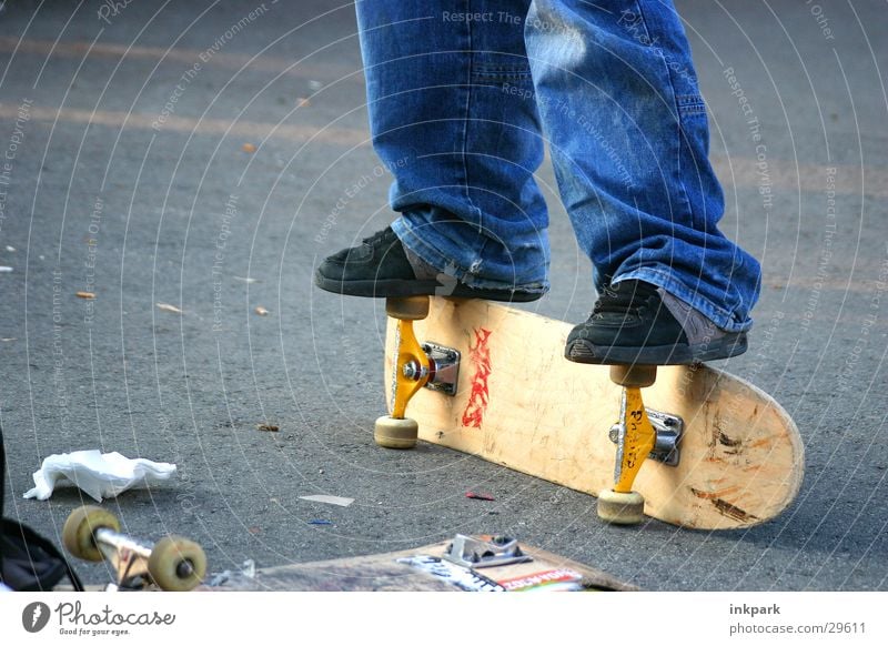 Nicht gut zu Fuß Sport Skateboarding Rolle Jeanshose Holzbrett Straße trendy