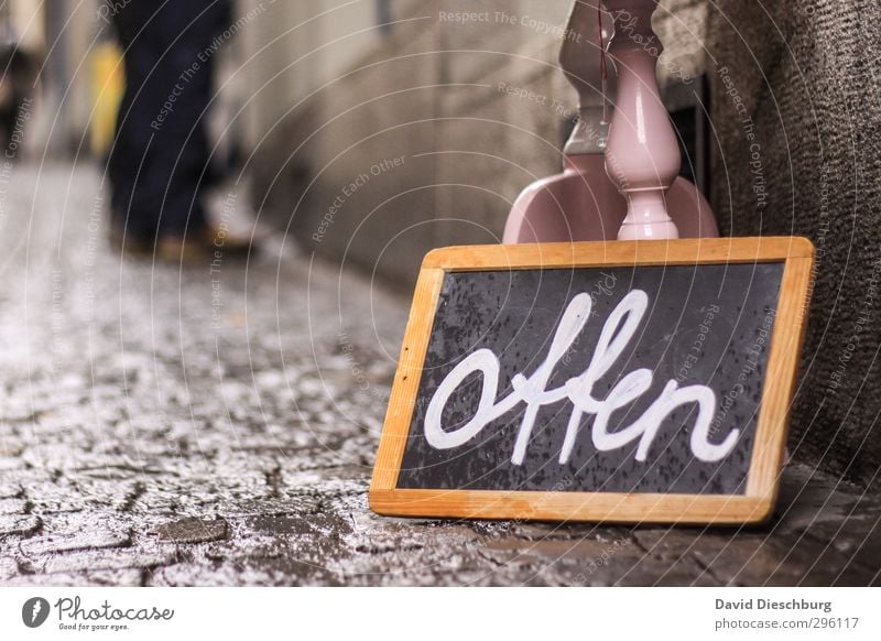 Shoppen!!!! kaufen Stadt Stadtzentrum Altstadt Fußgängerzone Marktplatz Wege & Pfade Zeichen Schriftzeichen Schilder & Markierungen Hinweisschild Warnschild