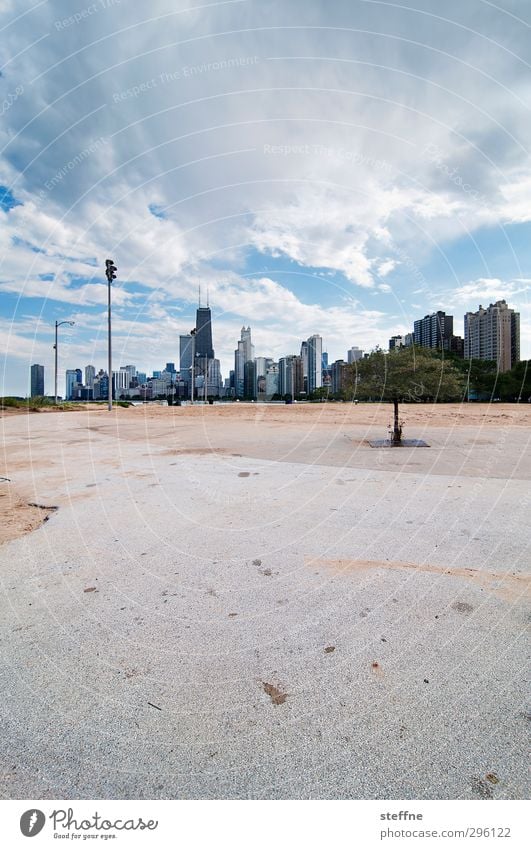 stranded Himmel Wolken Schönes Wetter Chicago USA Stadt Skyline Hochhaus Strand Ferne Freiheit Laterne Aussicht Spaziergang Farbfoto Weitwinkel