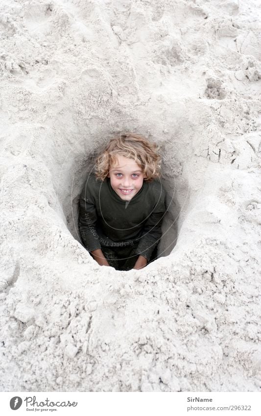 224 [happy digging] Freude Freizeit & Hobby Spielen Kinderspiel Ferien & Urlaub & Reisen Strand androgyn Junge Kindheit 1 Mensch 8-13 Jahre Umwelt Natur Sand