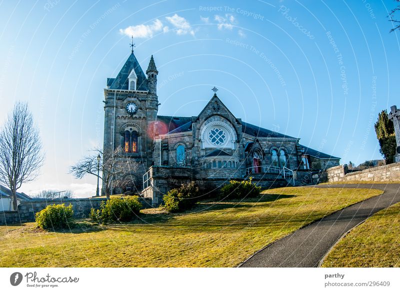 Church Hill Natur Himmel Wolken Sonne Frühling Garten Wiese Hügel Berge u. Gebirge Dorf Kirche Glaube Religion & Glaube Farbfoto mehrfarbig Außenaufnahme