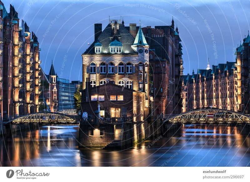 Speicherstadt Hamburg Deutschland Europa Stadt Hafenstadt Menschenleer Industrieanlage Brücke Bauwerk Gebäude Architektur Sehenswürdigkeit Alte Speicherstadt