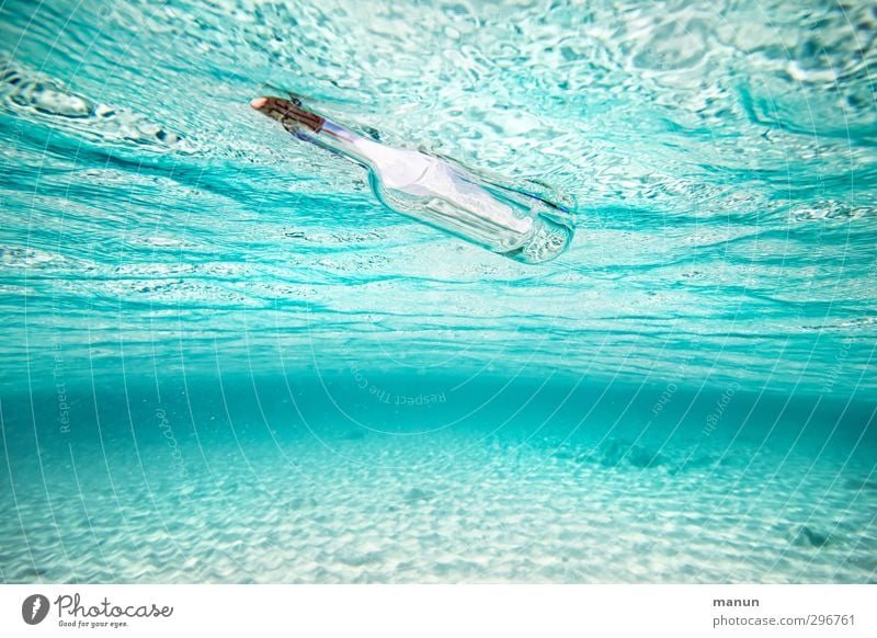 Postflasche Natur Urelemente Sand Wasser Meer Flasche Flaschenpost Information Brief Schwimmen & Baden Kommunizieren Farbfoto Außenaufnahme Unterwasseraufnahme