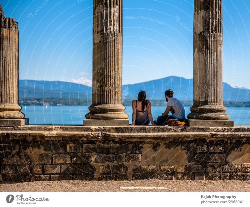 Ein verliebtes Pärchen am Genfer See Freude Glück ruhig Freizeit & Hobby Ferien & Urlaub & Reisen Ausflug Freiheit Sommerurlaub Mensch maskulin feminin Frau